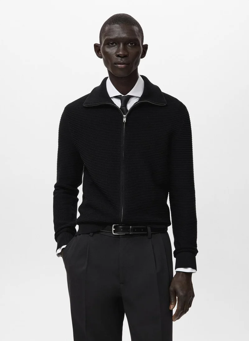 Structured knitted cardigan with zip